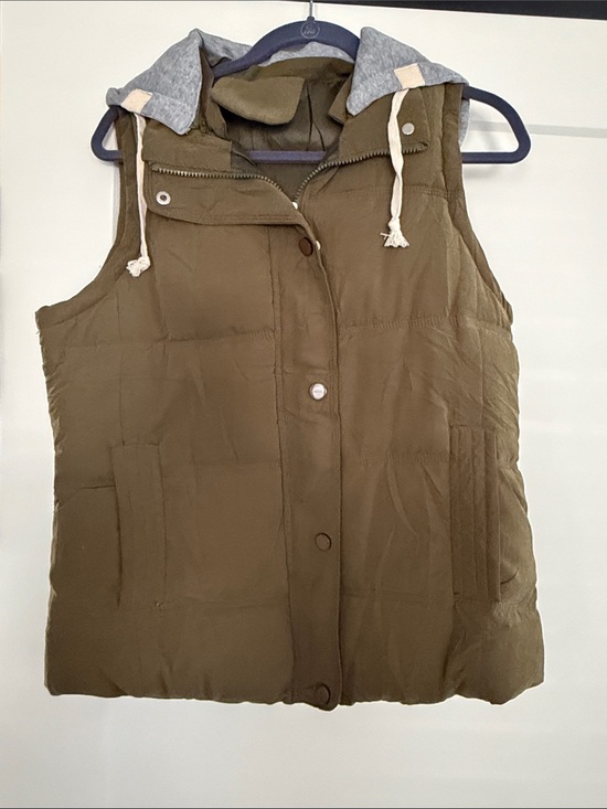 Jackets & Blazers - Women’s Olive Hooded Puffer Vest. Size M